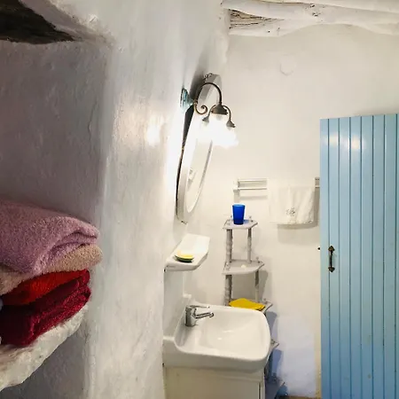 Thimari Andros Willa Áyios Pétros